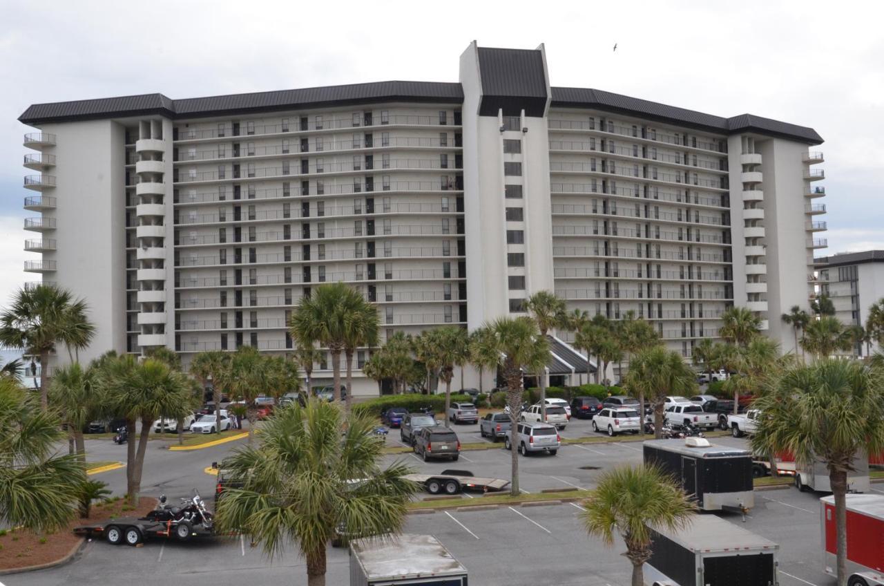 Aparthotel Gulf Front Condo *